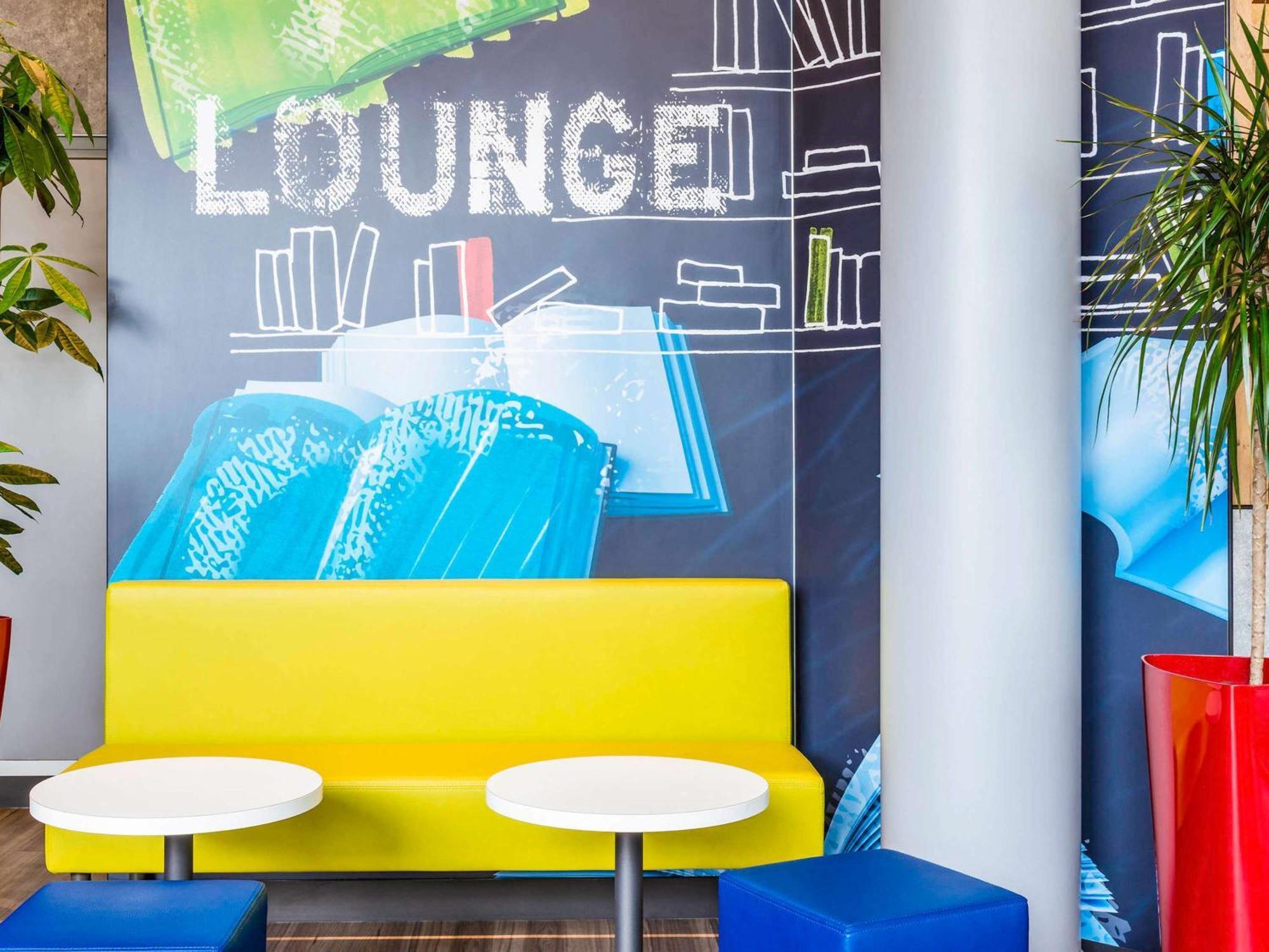 Ibis Budget Rueil Malmaison Экстерьер фото