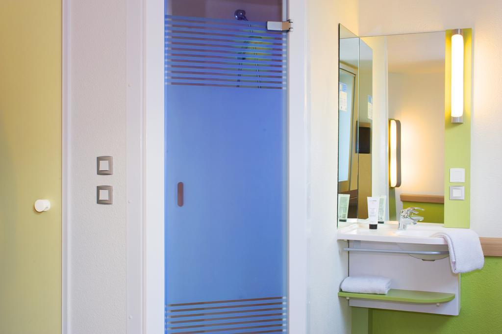 Ibis Budget Rueil Malmaison Экстерьер фото
