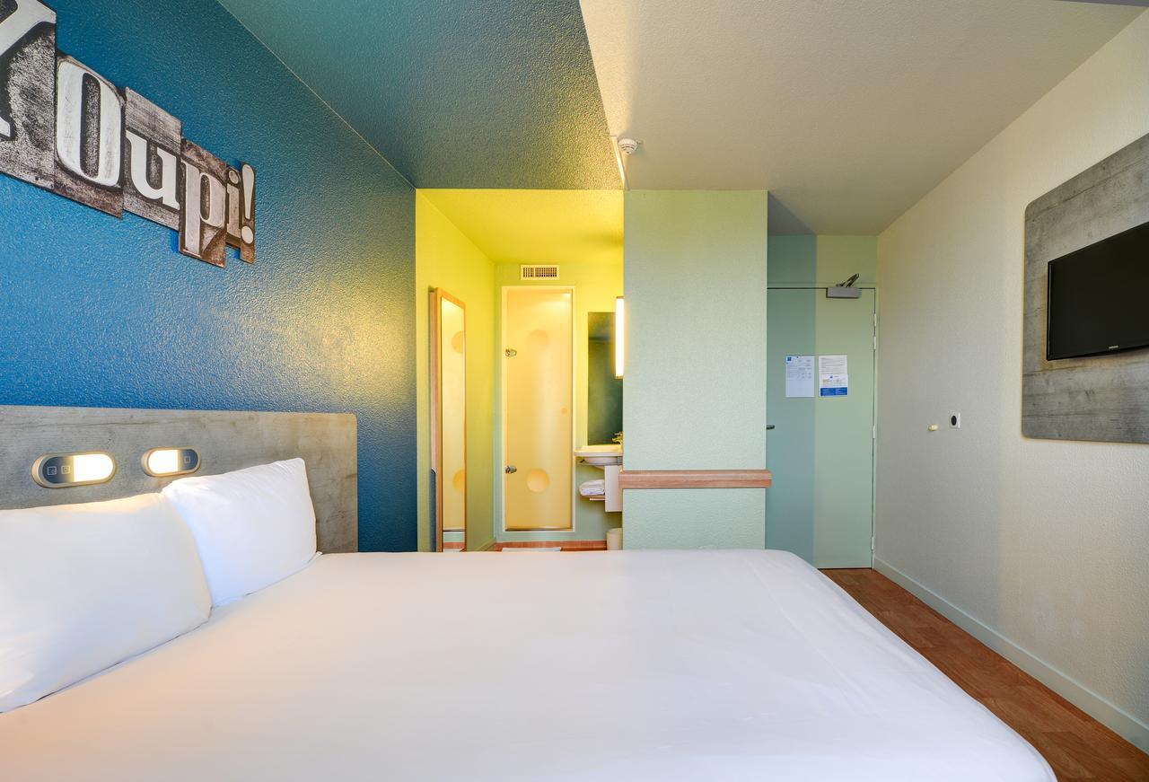 Ibis Budget Rueil Malmaison Экстерьер фото