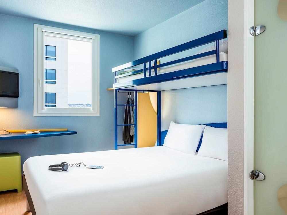 Ibis Budget Rueil Malmaison Экстерьер фото