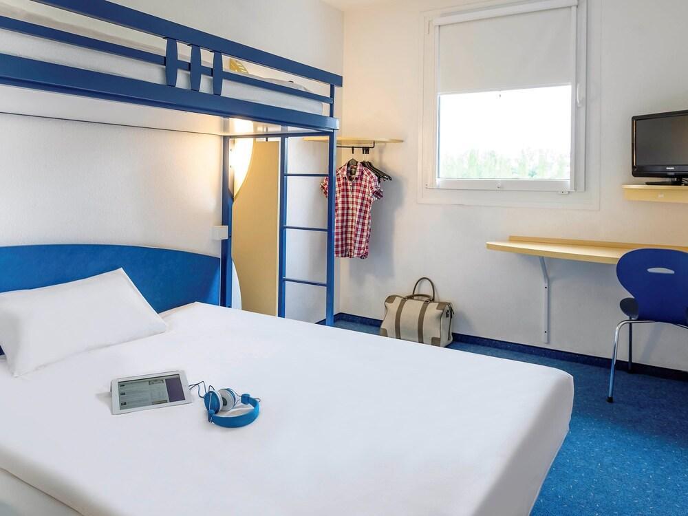 Ibis Budget Rueil Malmaison Экстерьер фото