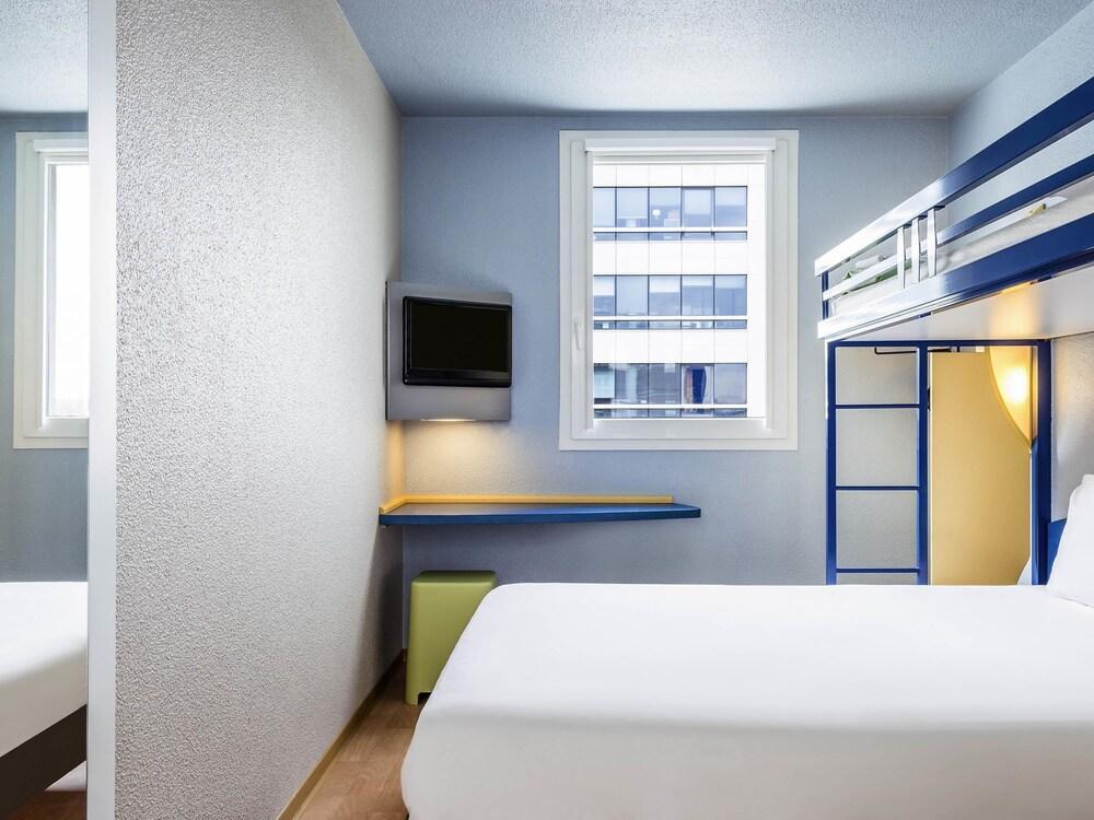 Ibis Budget Rueil Malmaison Экстерьер фото