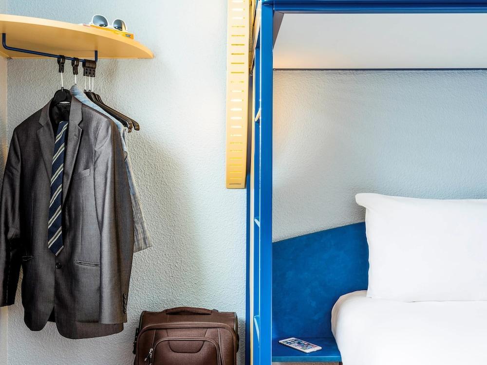 Ibis Budget Rueil Malmaison Экстерьер фото